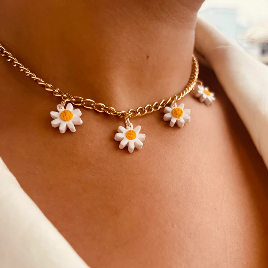 Daisy Choker